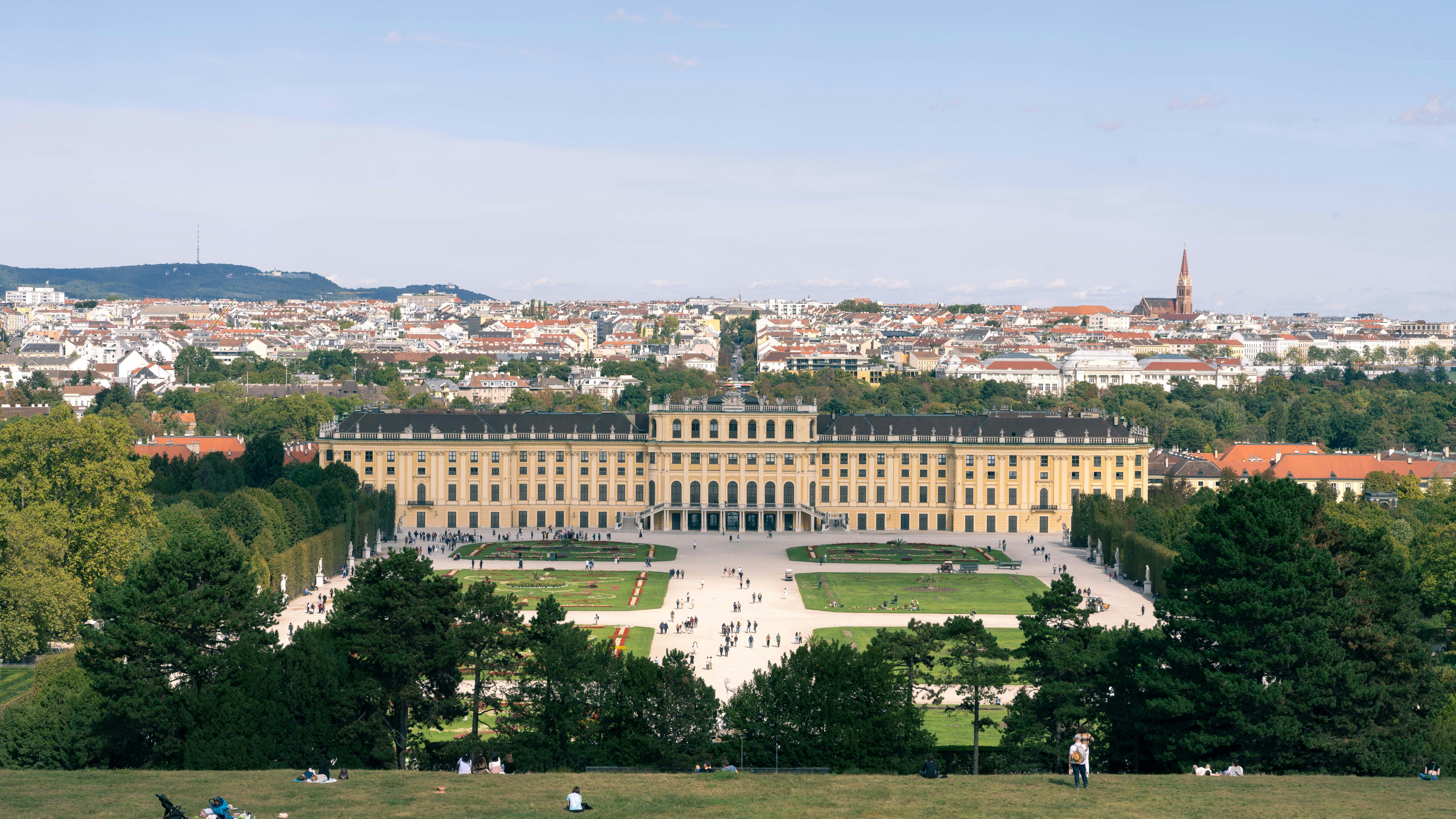 Palacio de Schönbrunn en Viena – residencia imperial de verano con jardines barrocos